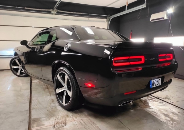 Dodge Challenger cena 135000 przebieg: 25980, rok produkcji 2019 z Radom małe 781